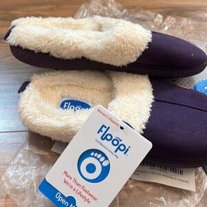 Floopi purple memory foam slippers gnu size medium